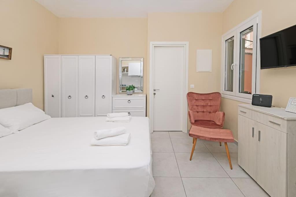 Corfu Portside Studio!