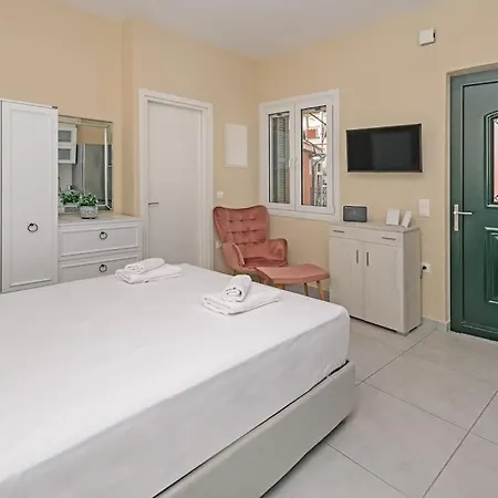 Corfu Portside Studio! Mantouki Extérieur photo