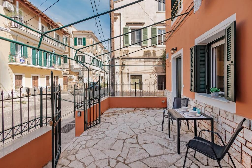 Corfu Portside Studio! Apartment